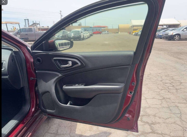 2017 Chrysler 200