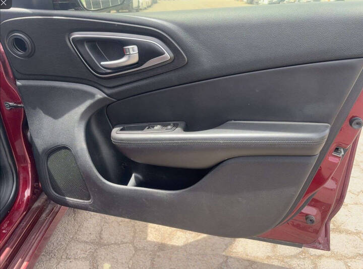 2017 Chrysler 200