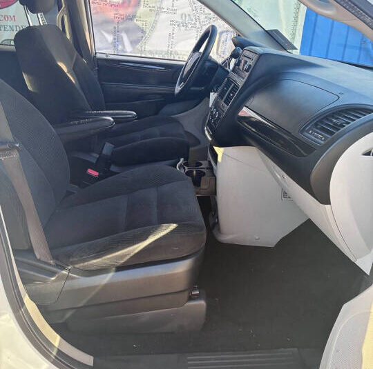 2017 Dodge Grand Caravan SE - Photo 16