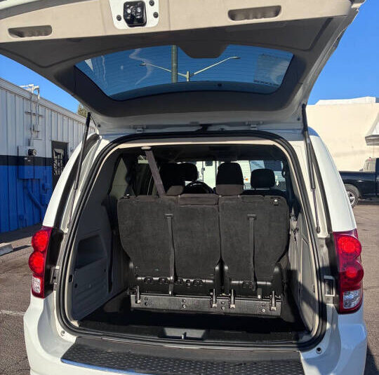 2017 Dodge Grand Caravan SE - Photo 11