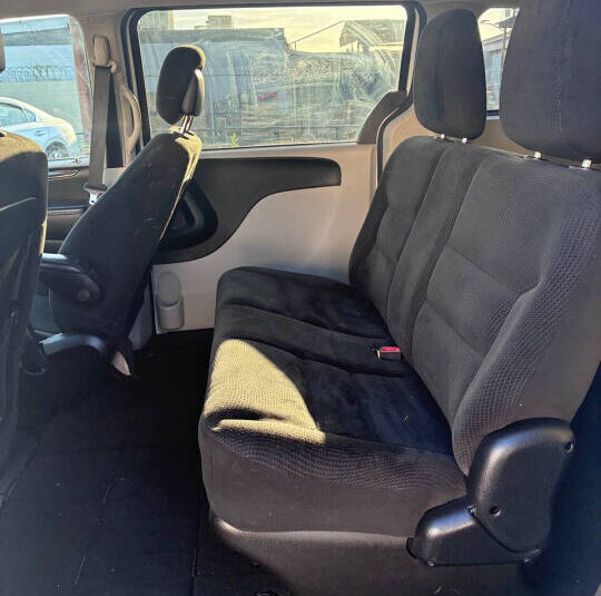 2017 Dodge Grand Caravan SE - Photo 15