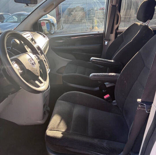 2017 Dodge Grand Caravan SE - Photo 14