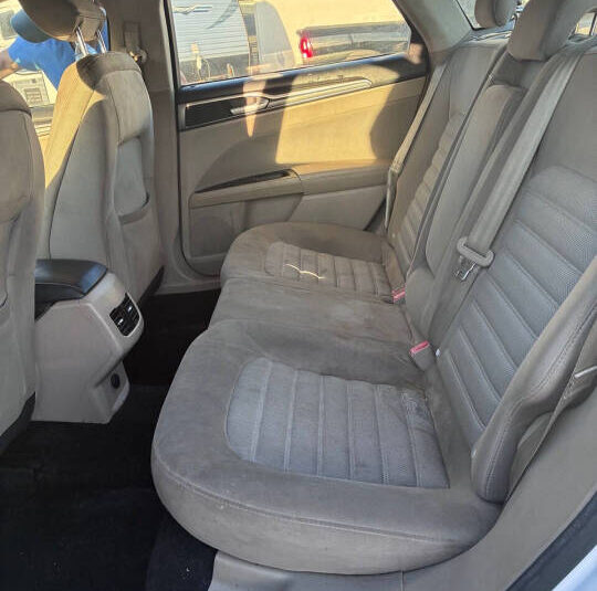 2017 Ford Fusion Hybrid SE - Photo 12