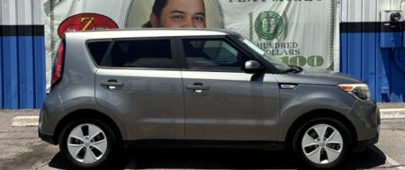 Why Parents Choose Used Cars in Tucson, AZ As Graduation Gifts For Teens?